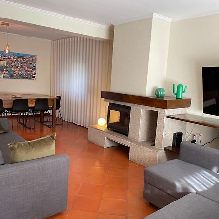 Casa Do Paco Villa กิมาไรส์ ภายนอก รูปภาพ